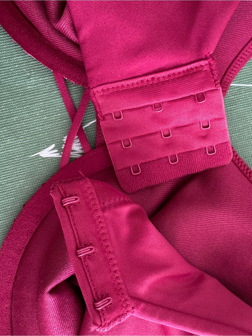 Lot of 2 Vanity Fair Radiant Full Coverage Underwire Bras 40DDD Magenta Red - Picture 9 of 16